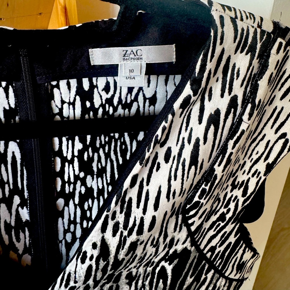 Women’s dresss - Picture 2 of 3